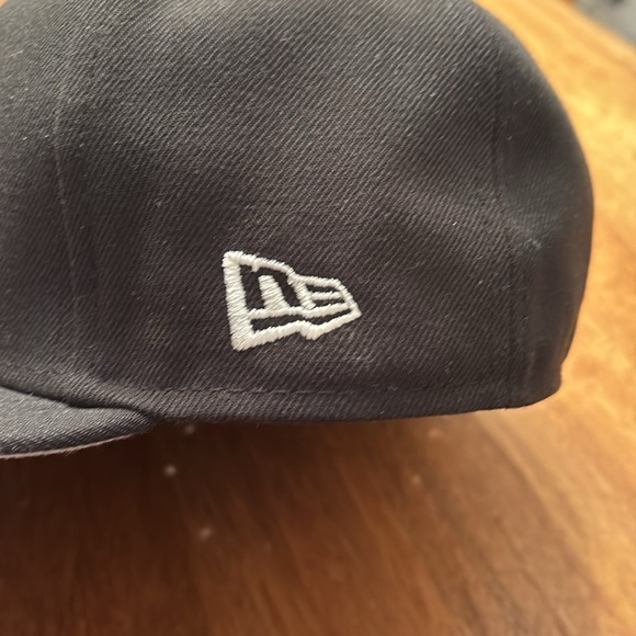 NY Yankees custom fit baseball cap - Picture 3 of 8